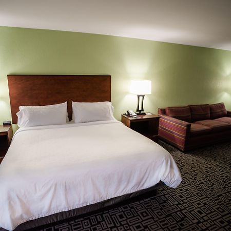 Holiday Inn Express Hickory - Hickory Mart By Ihg Buitenkant foto