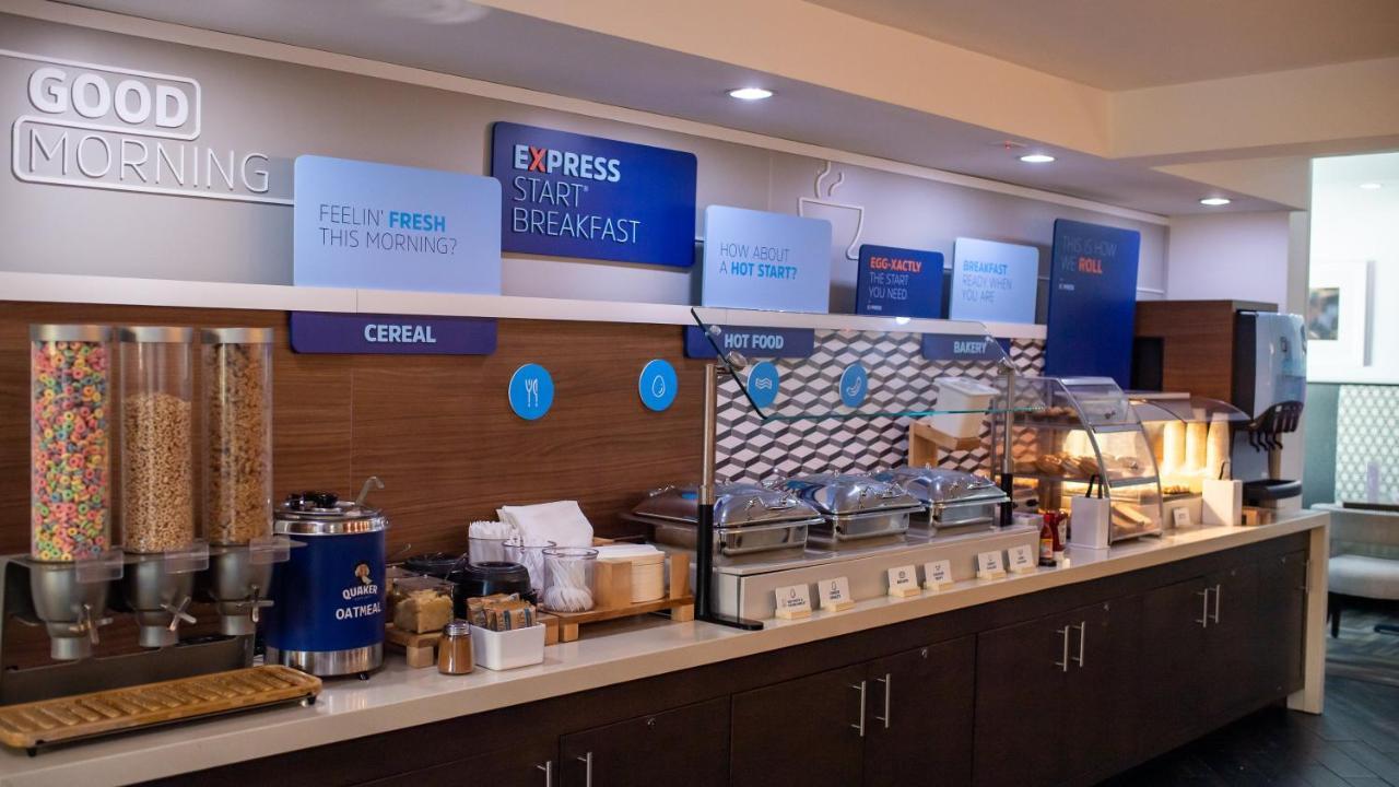 Holiday Inn Express Hickory - Hickory Mart By Ihg Buitenkant foto